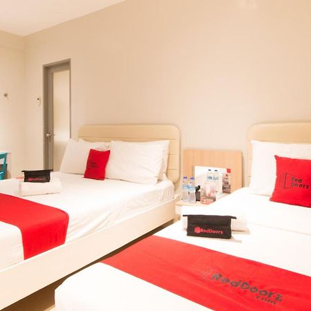 Reddoorz @ General Segundo Avenue Laoag Hotel Bagian luar foto