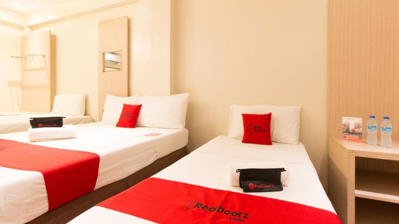 Reddoorz @ General Segundo Avenue Laoag Hotel Bagian luar foto