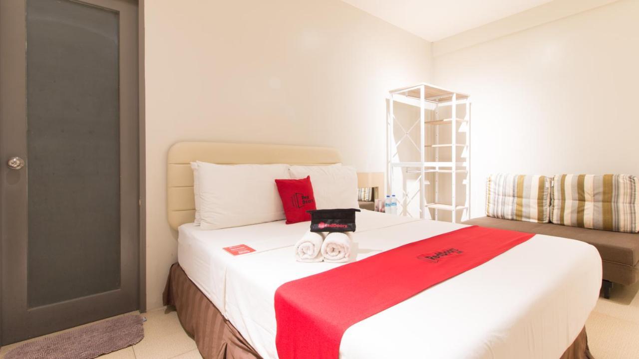 Reddoorz @ General Segundo Avenue Laoag Hotel Bagian luar foto