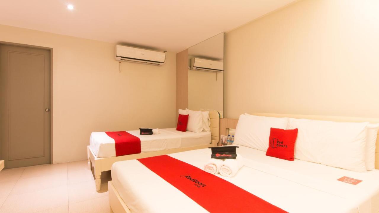 Reddoorz @ General Segundo Avenue Laoag Hotel Bagian luar foto